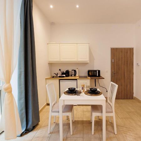 Cozy Market-Square Retreat Located In The Heart Of The 10Th District Відень Екстер'єр фото