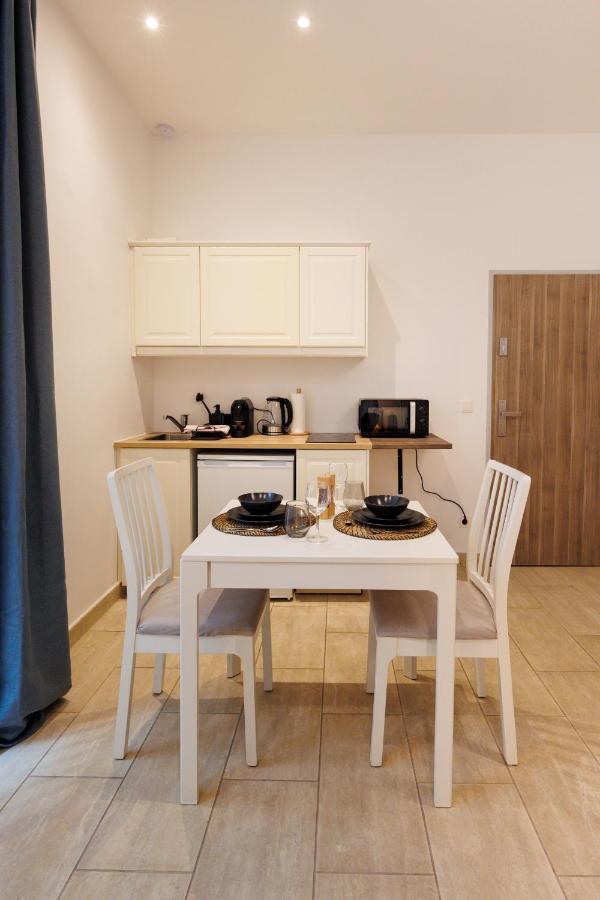 Cozy Market-Square Retreat Located In The Heart Of The 10Th District Відень Екстер'єр фото