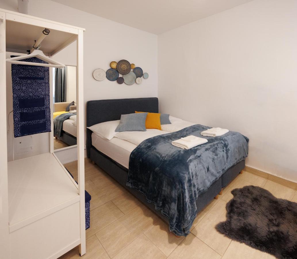 Cozy Market-Square Retreat Located In The Heart Of The 10Th District Відень Екстер'єр фото